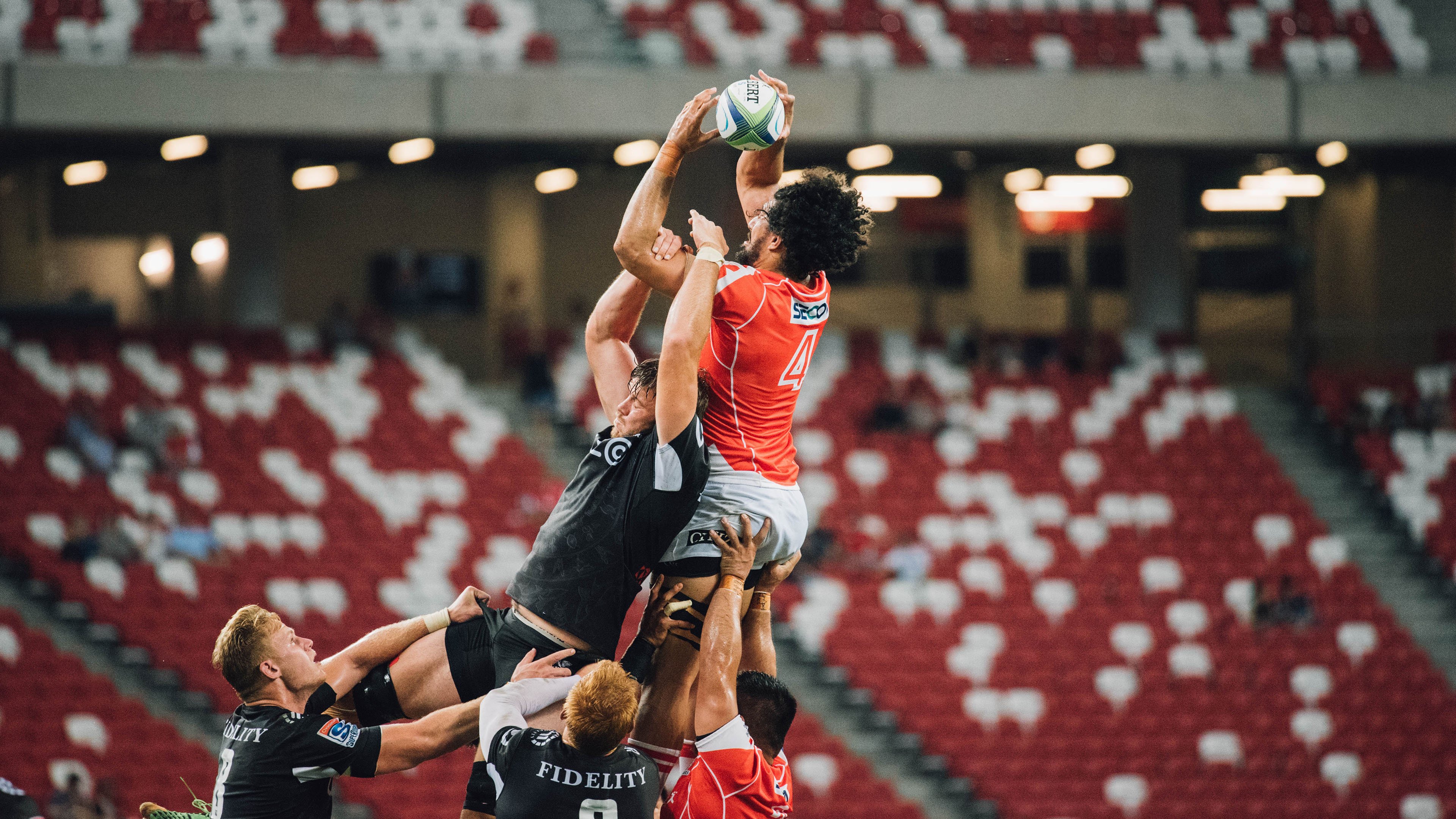 德国男子100米仰泳选手在预赛中表现出色，晋级半决赛，男子100m仰泳世界纪录